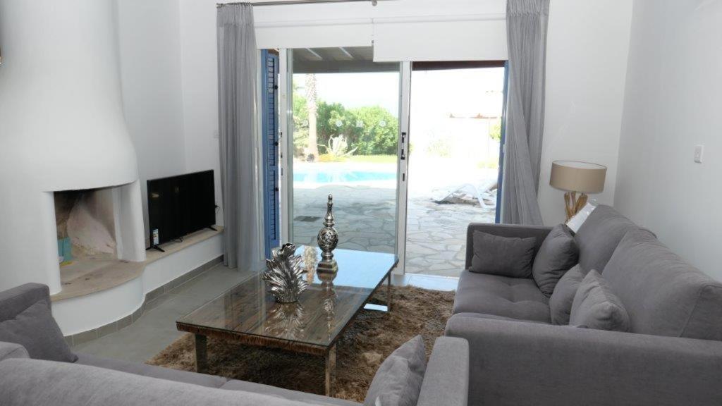 Resitour - Apollo Beach Villa 37 Klorakas Exterior foto